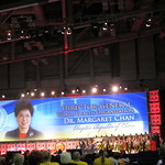 WHO:n pjohtaja Dr. Margaret Chan piti hyvn esitelmn ja ptti sen rap-esitykseen  ja sai valtavat aplodit