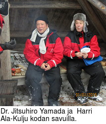Dr. Jitsuhiro Yamada ja  Harri Ala-Kulju kodan savuilla.