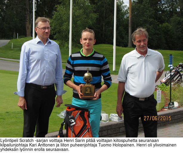 Lyntipeli Scratch -sarjan voittaja Henri Sarin pit voittajan kiitospuhetta seuranaan kilpailunjohtaja Kari Anttonen ja liiton puheenjohtaja Tuomo Holopainen. Henri oli ylivoimainen yhdeksn lynnin erolla seuraavaan.